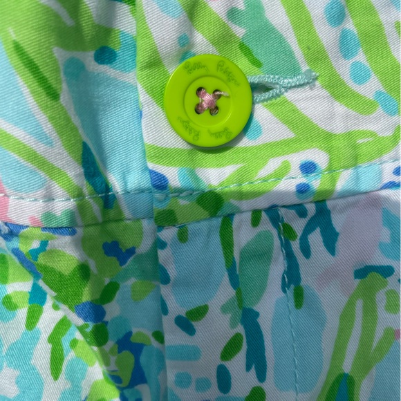 Lilly Pulitzer Callahan Ocean Fish Print Shorts: size 4 - Picture 3 of 6